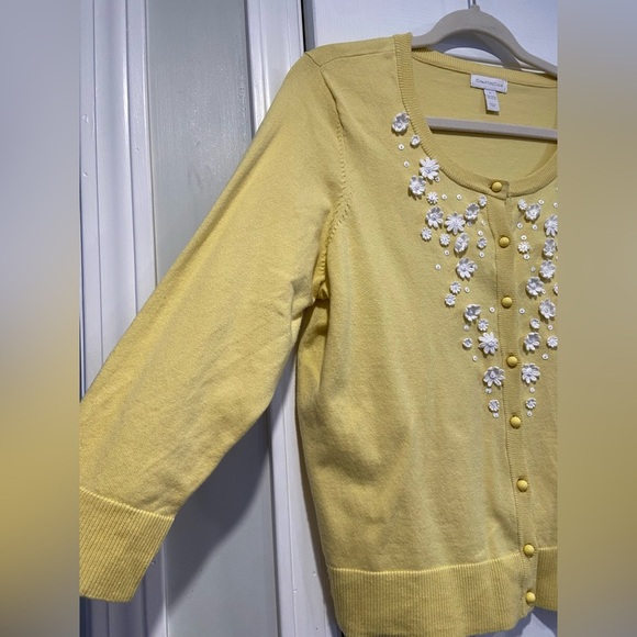 Charter Club Size L Yellow White Daisy Embellished Button Front Cardigan - Picture 7 of 12